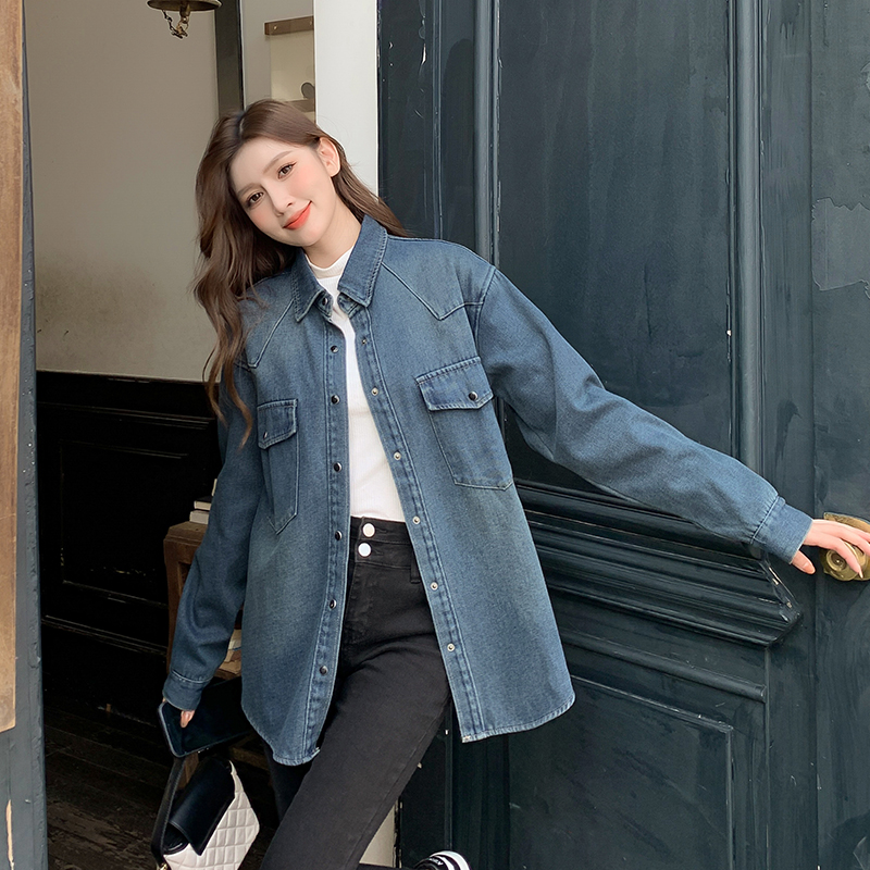 Women's Fleece-Lined Oversized Denim Shirt Jacket Korean Style Winter Layering - Image 2