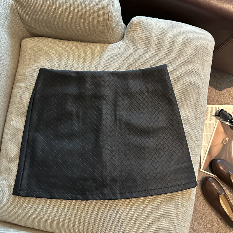 2026 Autumn Woven Texture PU Leather A-Line Mini Skirt Solid Color Anti-Exposure - Image 5