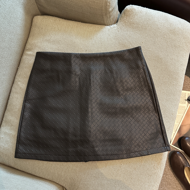 2026 Autumn Woven Texture PU Leather A-Line Mini Skirt Solid Color Anti-Exposure - Image 4